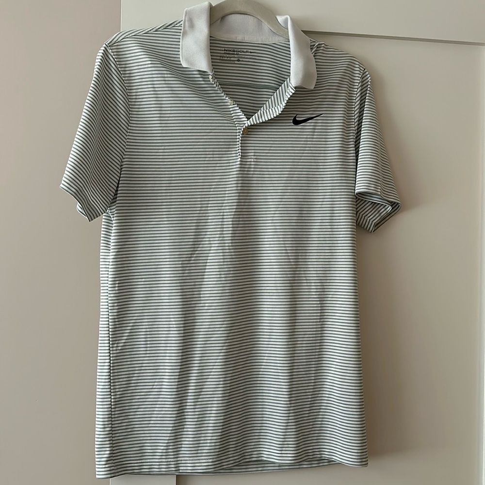 Nike Golf - standard fit - Size S